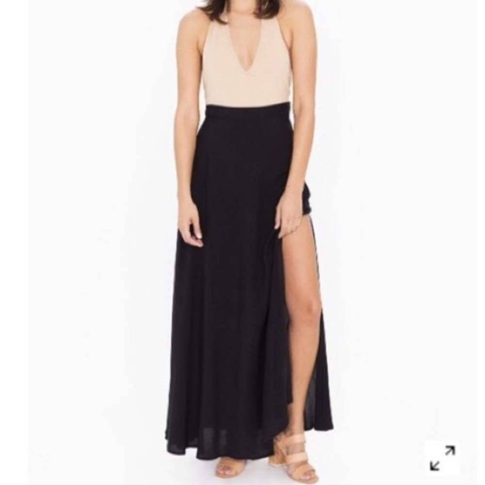 Black American Apparel maxi skirt. 🖤